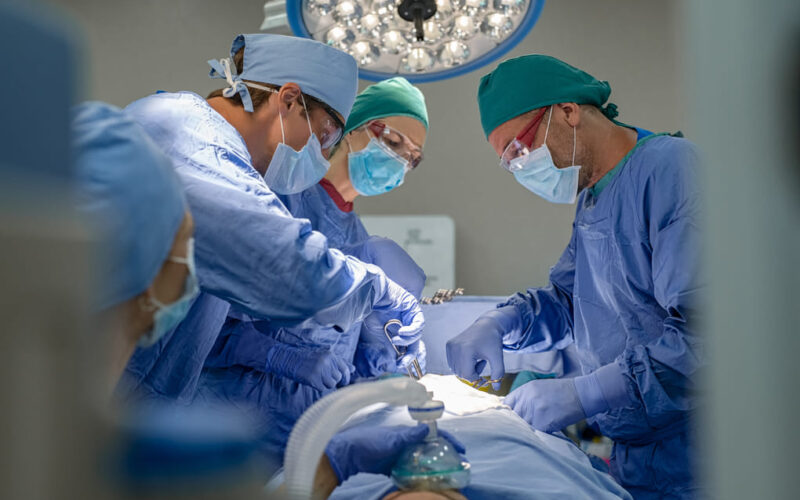 Instrumentos quirúrgicos Aesculap Caiman: innovación en Panamá